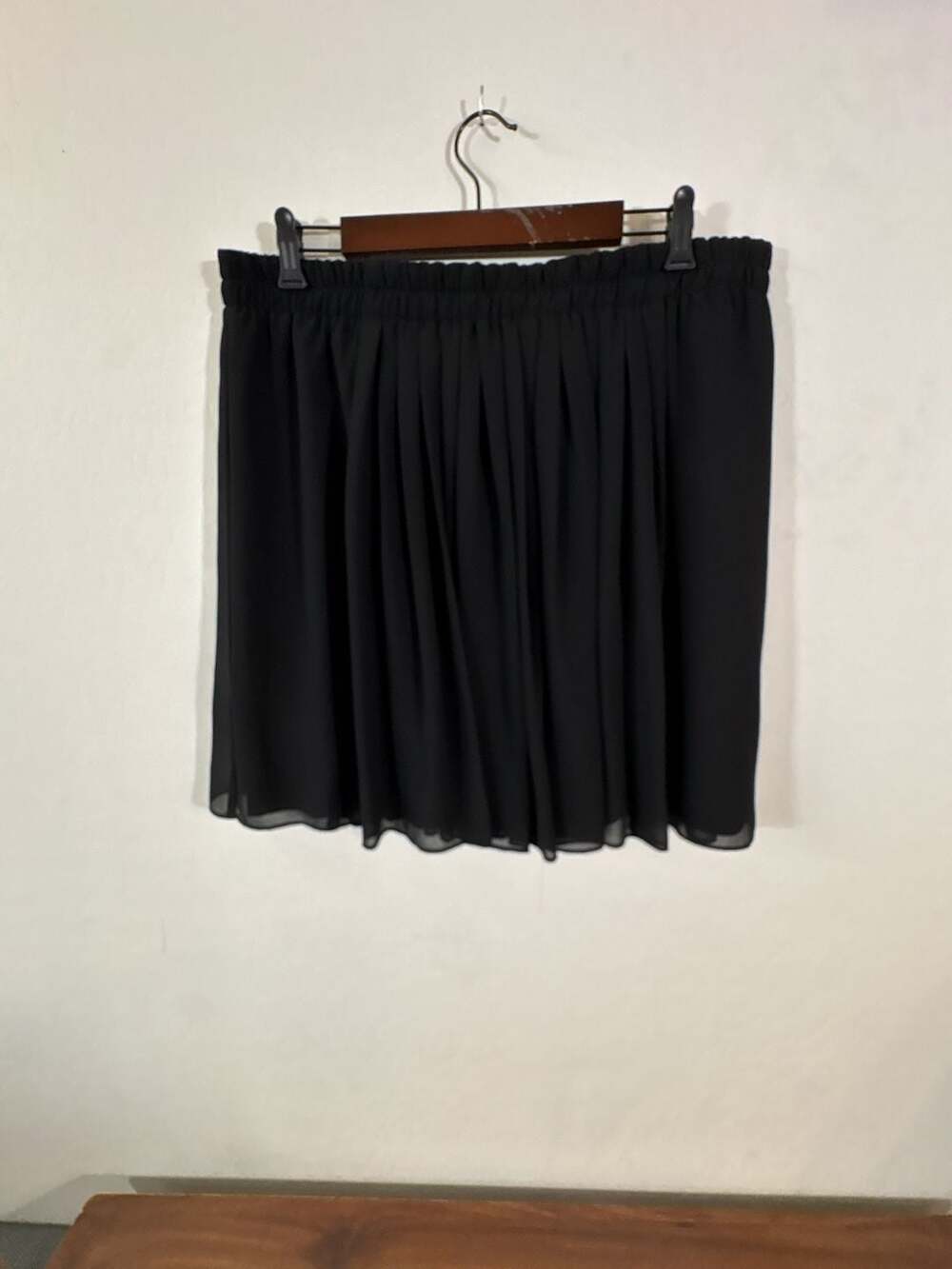 Ann Taylor LOFT Black Pleated Mini Skirt with Elastic Waistband